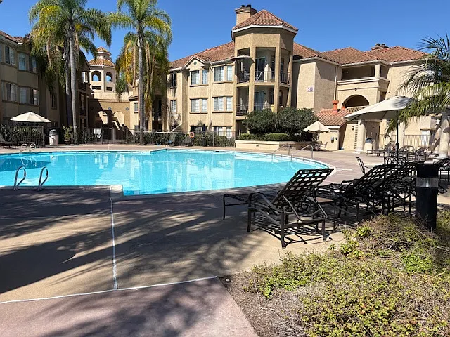 Stunning Remodeled Penthouse Condo with Vaulted Ceilings & Resort Amenities