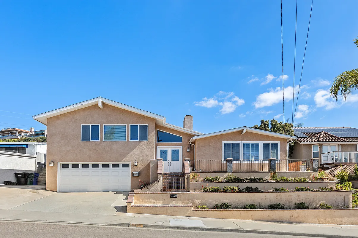 Bay Park Beauty with Sweeping Ocean & Bay Views – 4BR Coastal Retreat