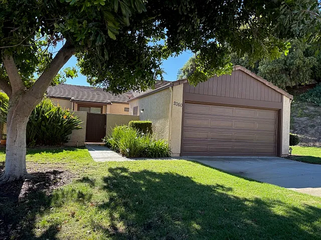 Spacious Townhome with Private Courtyard and Open-Space Views