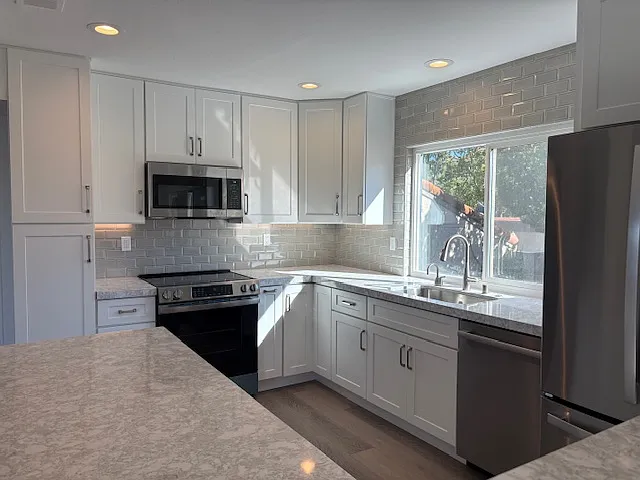 Luxury 55+ Living in Oaks North | Fully Renovated with Mountain Views