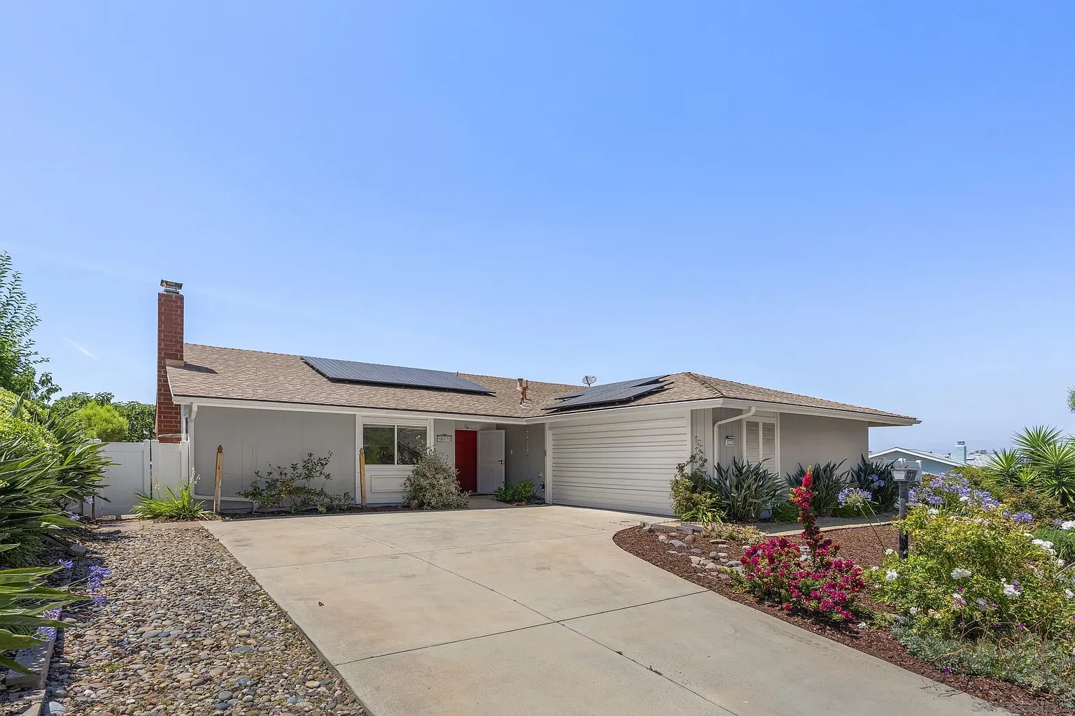 Move-In Ready Seven Oaks Home with Paid Solar, Views & Resort-Style Amenities