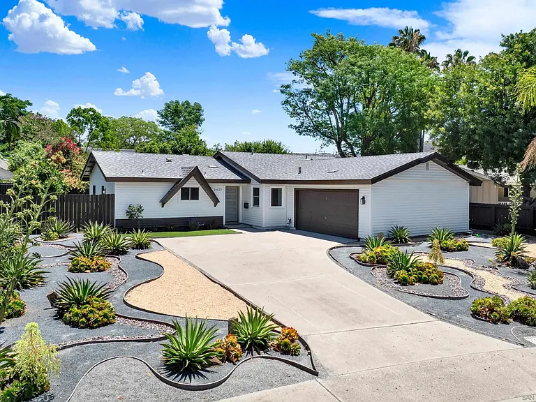Beautifully Renovated Home with Modern Finishes, Large Great Room & Incredible Outdoor Space